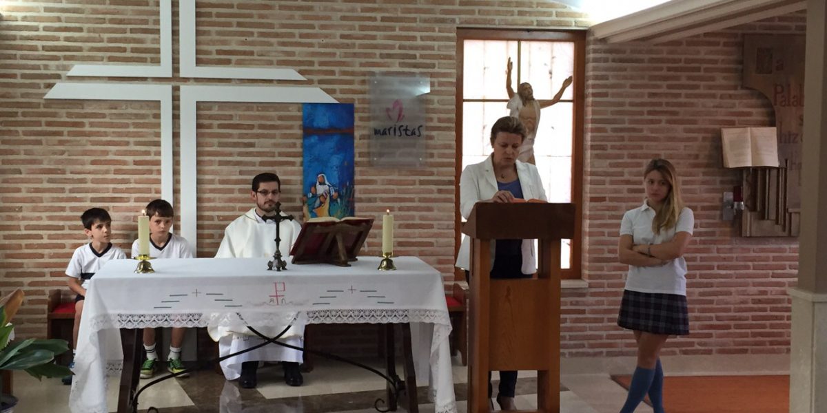 eucaristc3ada-delos-vienres-por-los-padres-1